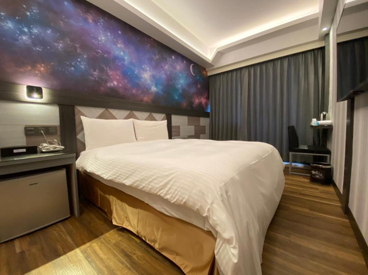 Weifeng Boutique Business Hotel - Zhanqian Branch Pingtung Eksteriør bilde