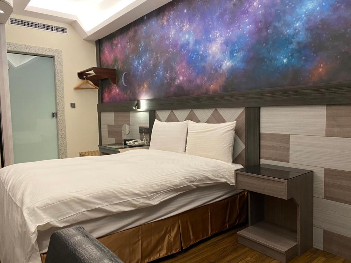 Weifeng Boutique Business Hotel - Zhanqian Branch Pingtung Eksteriør bilde