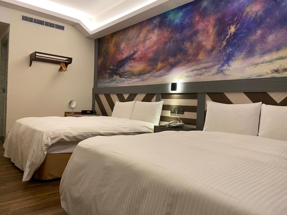 Weifeng Boutique Business Hotel - Zhanqian Branch Pingtung Eksteriør bilde