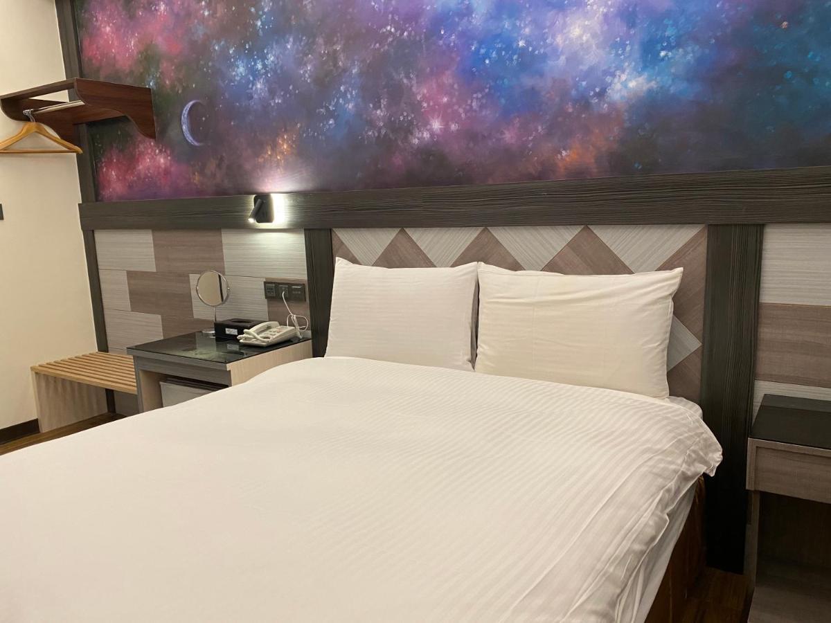 Weifeng Boutique Business Hotel - Zhanqian Branch Pingtung Eksteriør bilde
