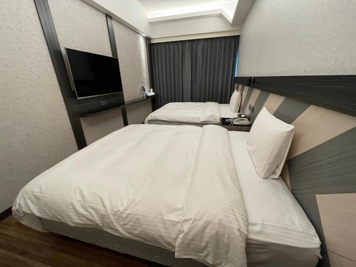 Weifeng Boutique Business Hotel - Zhanqian Branch Pingtung Eksteriør bilde