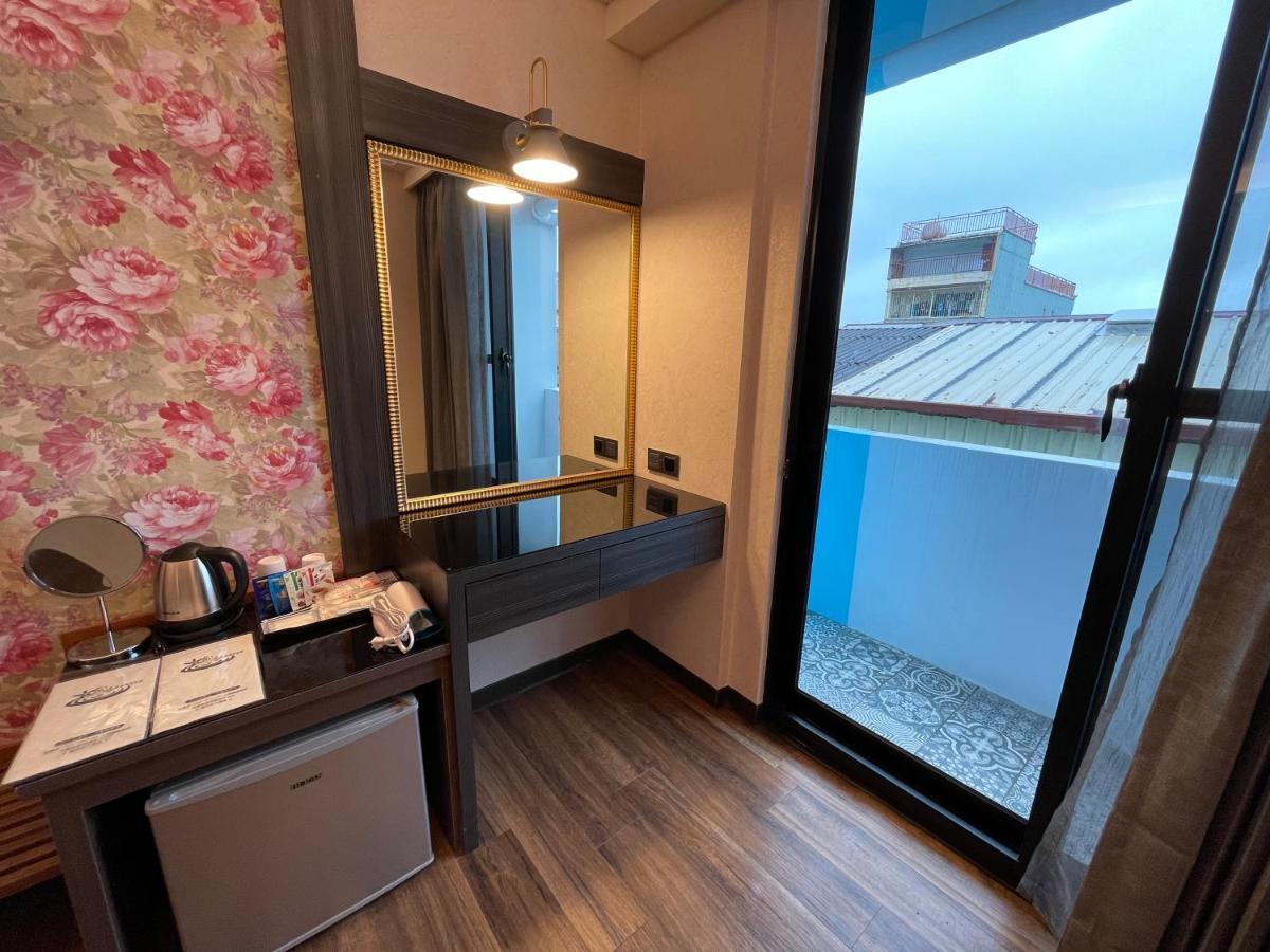 Weifeng Boutique Business Hotel - Zhanqian Branch Pingtung Eksteriør bilde