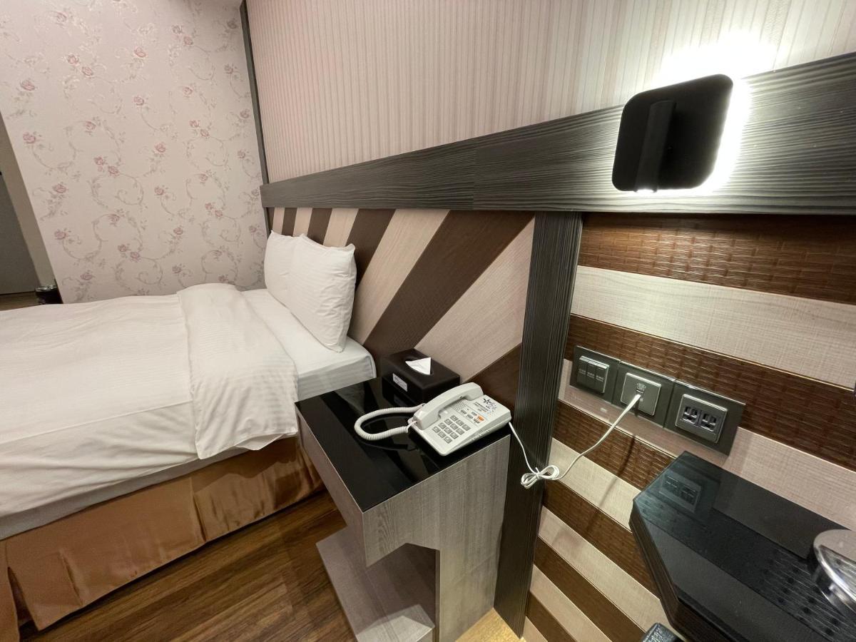 Weifeng Boutique Business Hotel - Zhanqian Branch Pingtung Eksteriør bilde