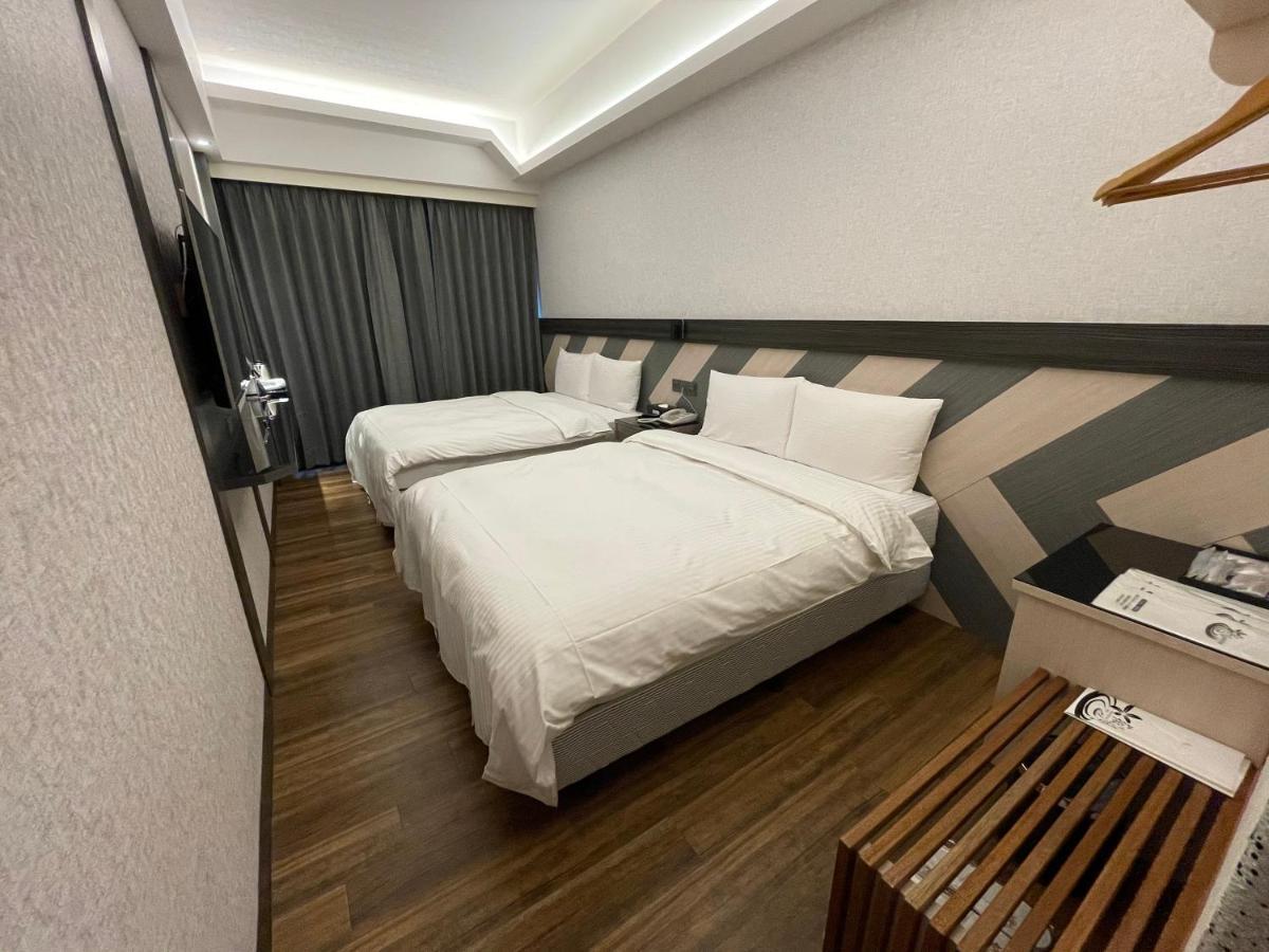 Weifeng Boutique Business Hotel - Zhanqian Branch Pingtung Eksteriør bilde