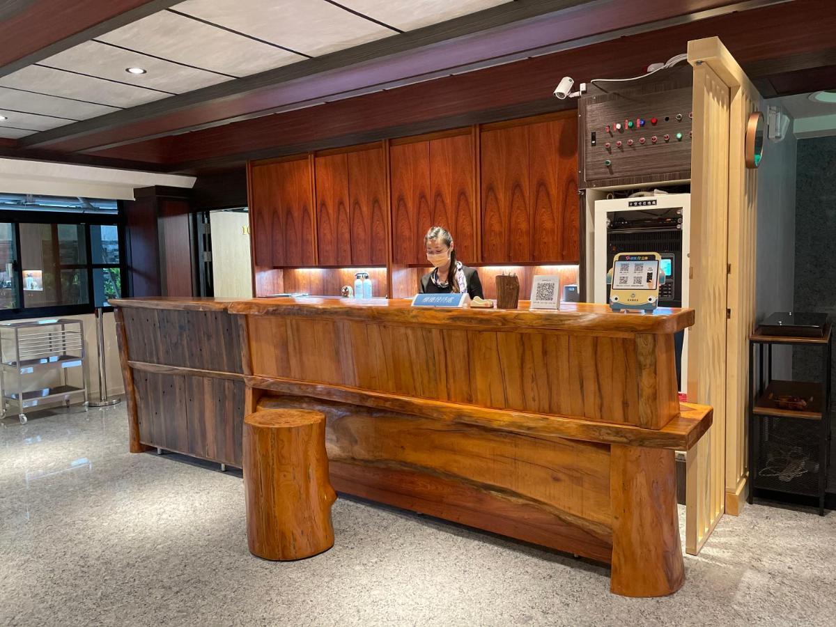 Weifeng Boutique Business Hotel - Zhanqian Branch Pingtung Eksteriør bilde