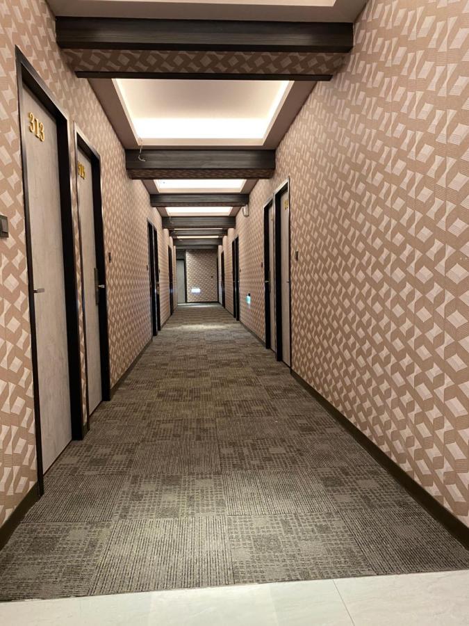 Weifeng Boutique Business Hotel - Zhanqian Branch Pingtung Eksteriør bilde