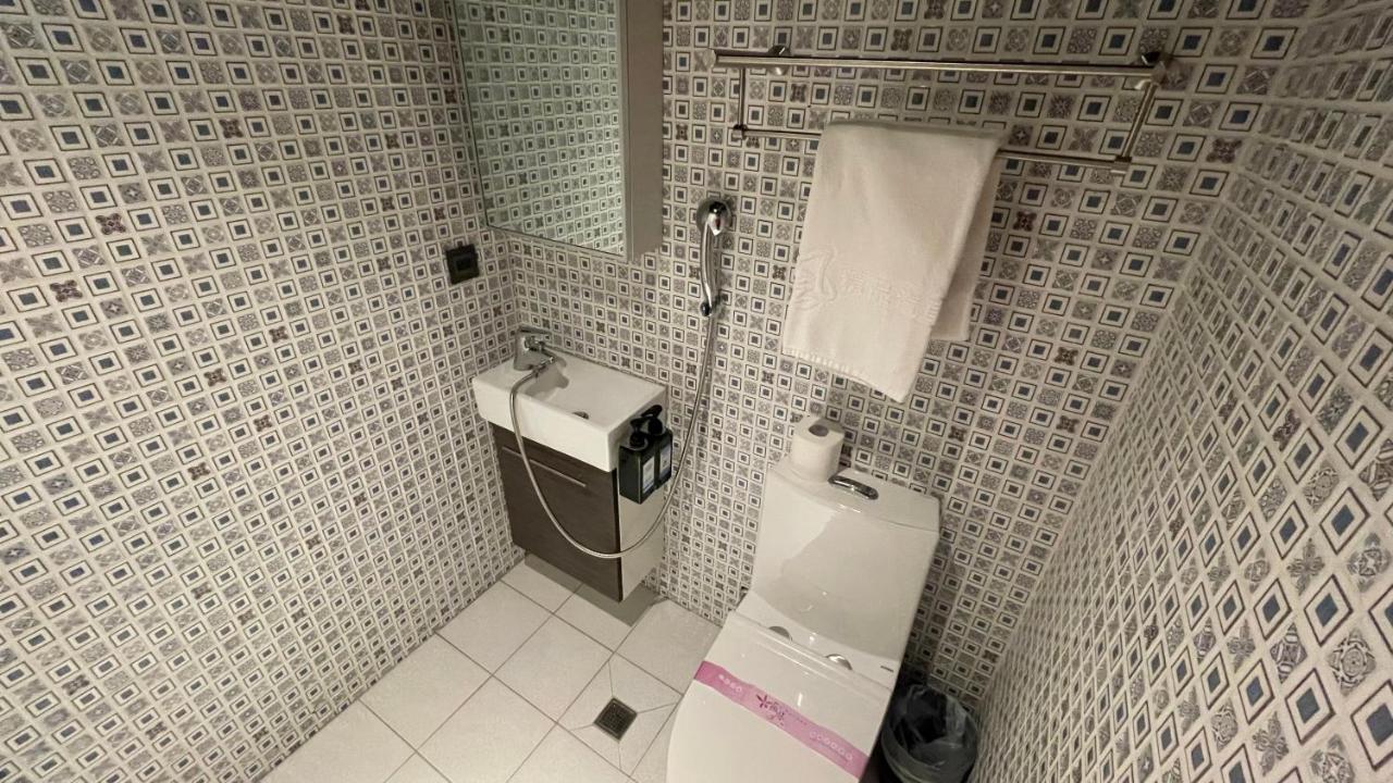 Weifeng Boutique Business Hotel - Zhanqian Branch Pingtung Eksteriør bilde