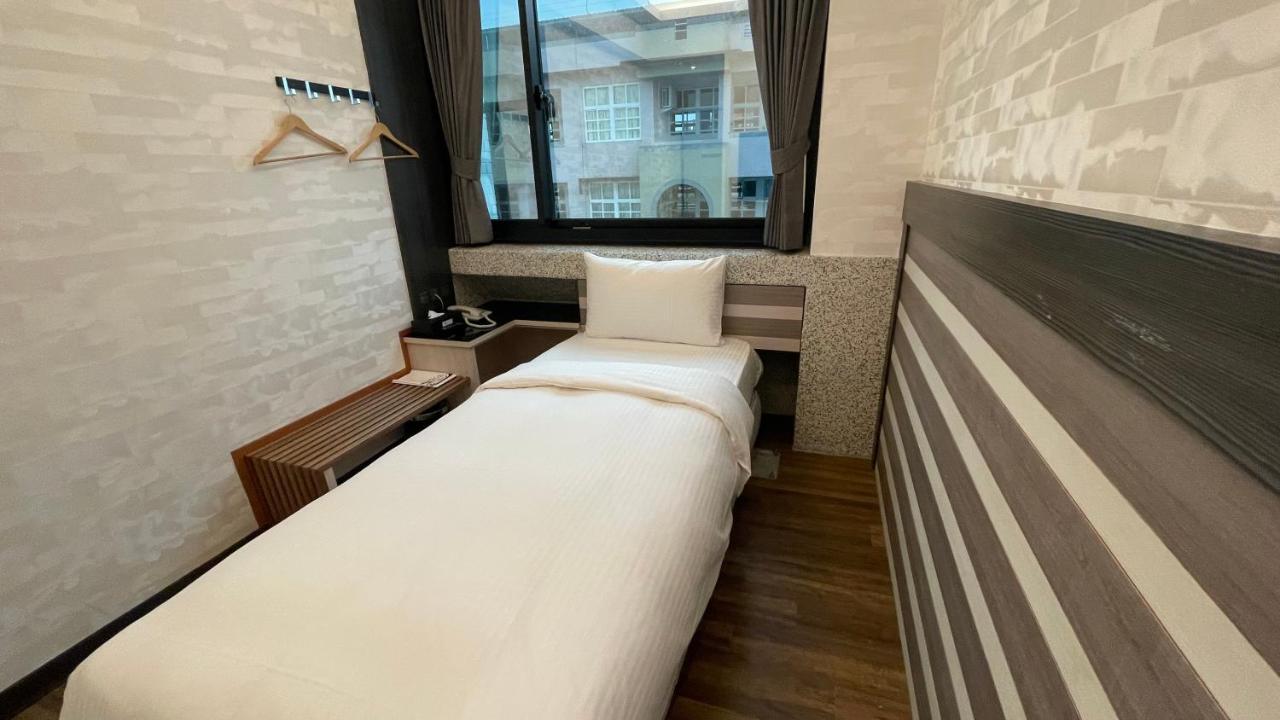 Weifeng Boutique Business Hotel - Zhanqian Branch Pingtung Eksteriør bilde
